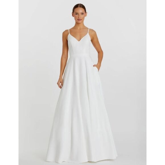 Ieena for Mac Duggal White Classic A-Line V-Neck Ballgown - Size 8 - NWT - Picture 3 of 6
